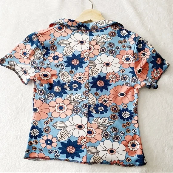 NWOT 70’s Hippie Floral Print Ruched Drawstring Crop Top - Picture 3 of 8